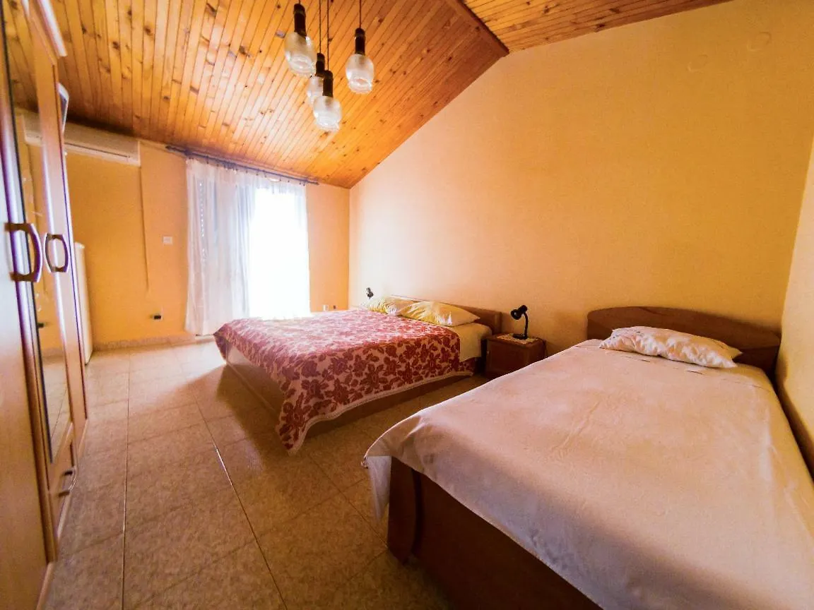Apartments Poli Nadaline Peruški